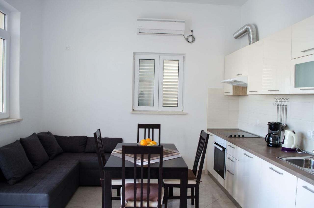 Apartments Rina 챠브타트 외부 사진