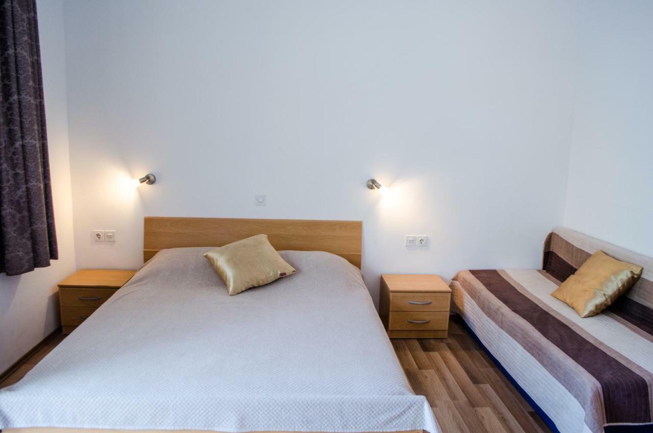 Apartments Rina 챠브타트 외부 사진