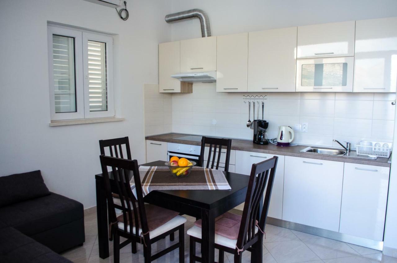 Apartments Rina 챠브타트 외부 사진